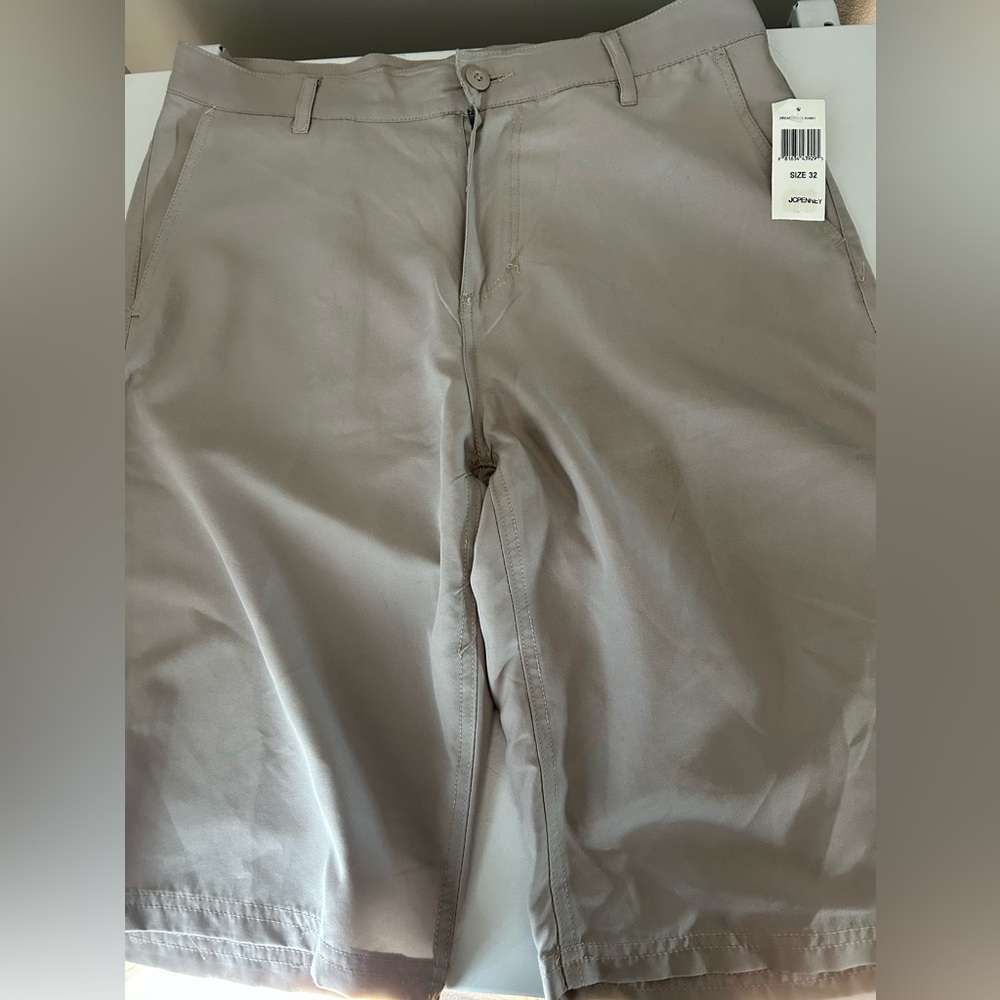 DC Men's Flat Front Shorts - Khaki